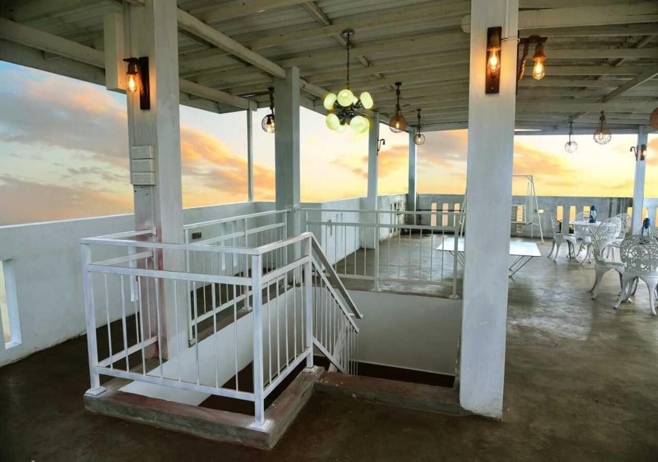 Sunset Sands Hikkaduwa Bagian luar foto