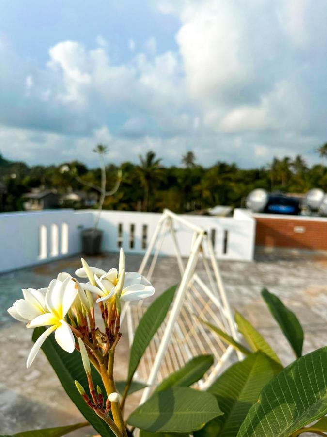 Sunset Sands Hikkaduwa Bagian luar foto