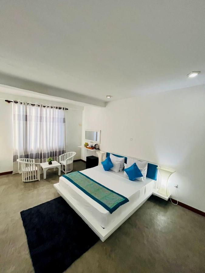 Sunset Sands Hikkaduwa Bagian luar foto