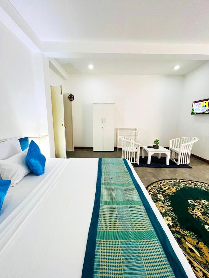 Sunset Sands Hikkaduwa Bagian luar foto